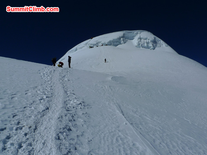 Members approaching to the summit of Mera Peak. Photo Frank Seidel