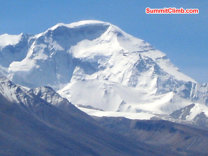 Cho Oyu seen from the Qomolangma viewpoint in Tingri. James Grieve Photo