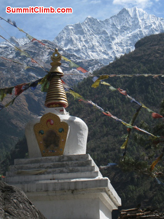 Stupa from Monjo with Mount Kusum Kanguru in the background. Scott Smith photo