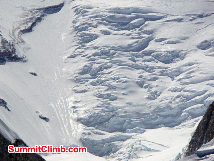 Lhotse vertical ice fall seen from Pumori