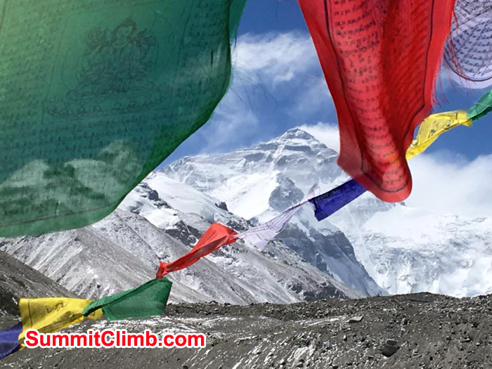 Player flag and the everest