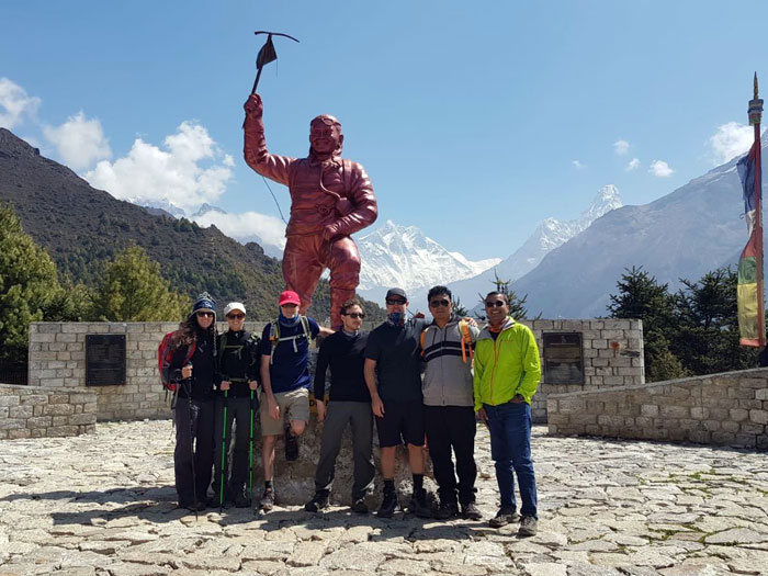group with tenji sherpa statue