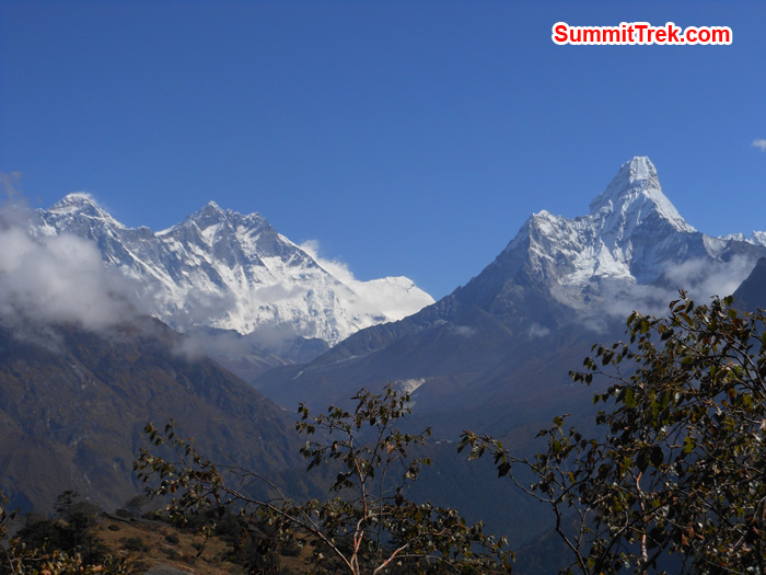 Himalaya range, Everest, Lhotse, AmaDablam. Photo by Tenji Sherpa