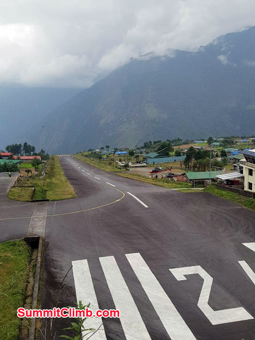 1st Group landed at Lukla Airport 