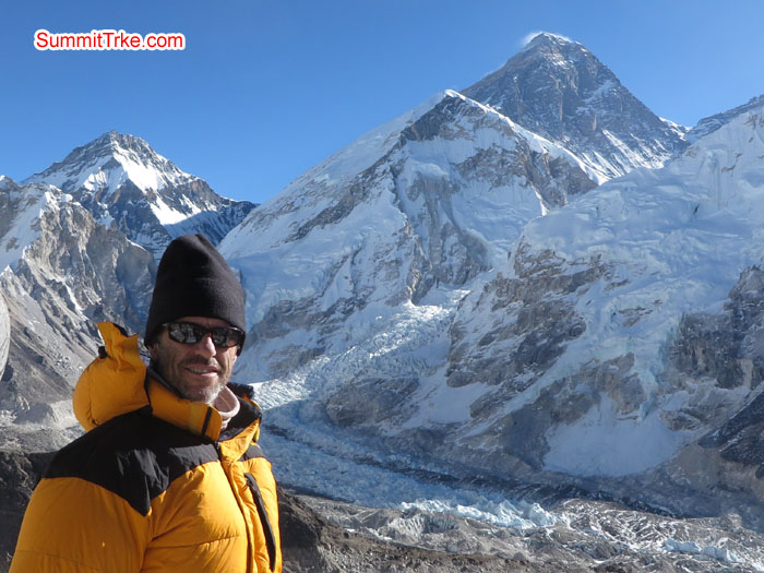 Scott at Kala Patar, backgroud Everest, Nuptse. Photo Aless.