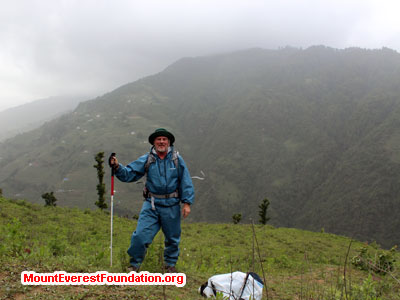 nepal volunteer trek, with porter