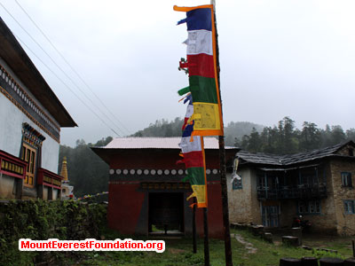 nepal volunteer trek, player flag