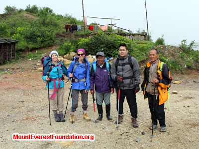 nepal volunteer trek,group photo